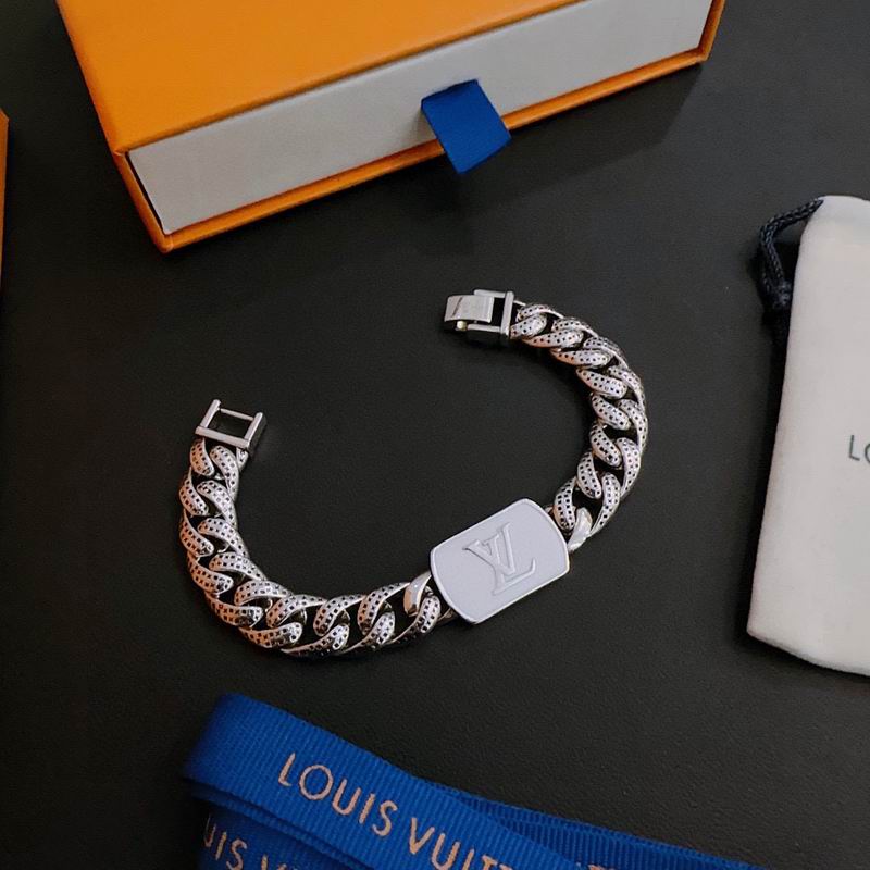 LV Bracelet 05yxh59